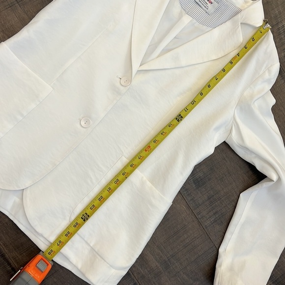 AS NEW HIGH WAISTED SHEGGY WHITE SUIT - Picture 16 of 17